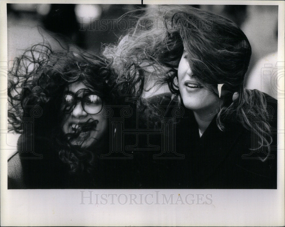 1989 Sheila Wadhwa windy City tresses hair - Historic Images