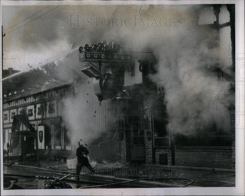 1975 William Tell restaurant Wrecked North - Historic Images