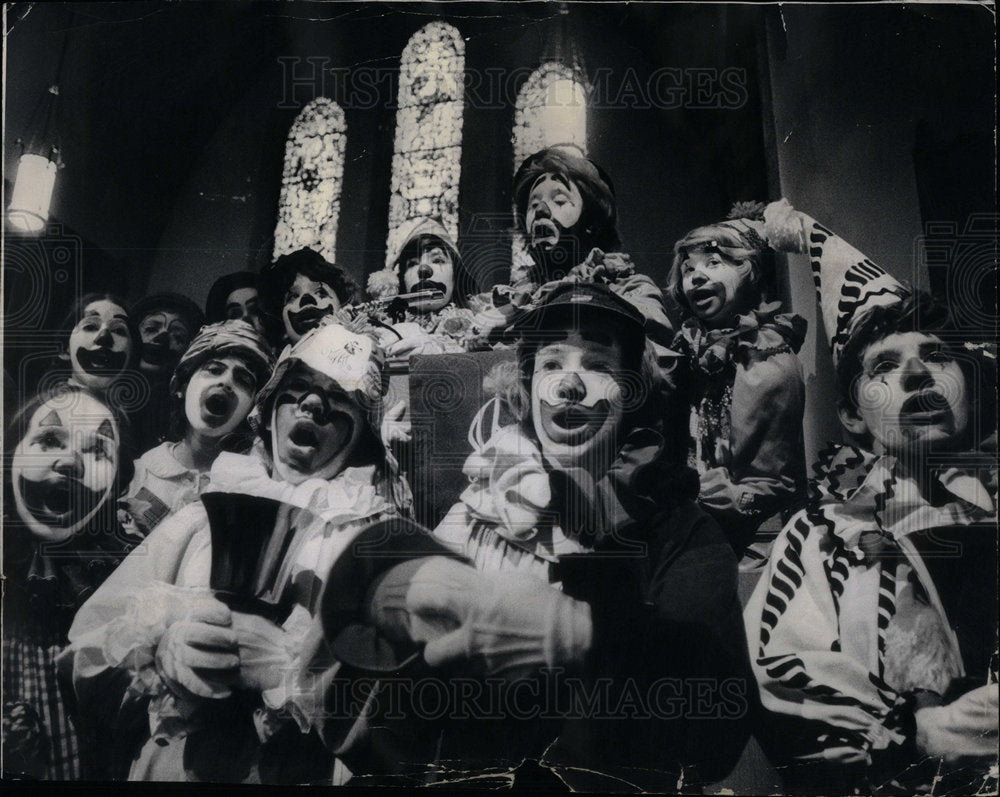 1975 Clown Service Garrey Theologival Story - Historic Images