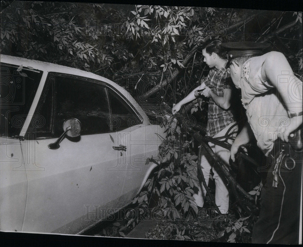 1985 Mike Throop Policeman Edward View - Historic Images