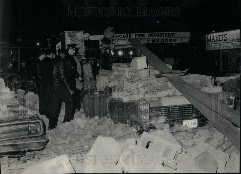 1967 Rogers Johnson Policeman car collapse - Historic Images