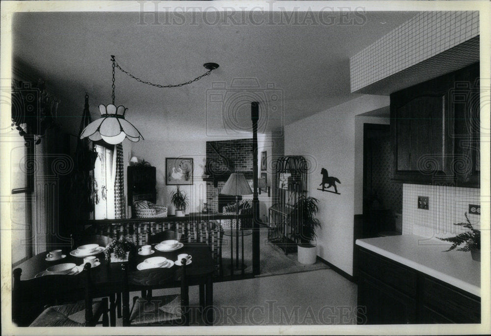 1982 Kitchen Breakfast Family Room - Historic Images