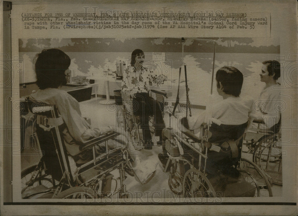 1974 Injury Ward Raps Standley Bivens Day - Historic Images