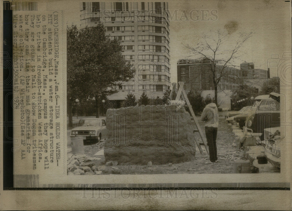 1994 MIT students build water storage tribe - Historic Images