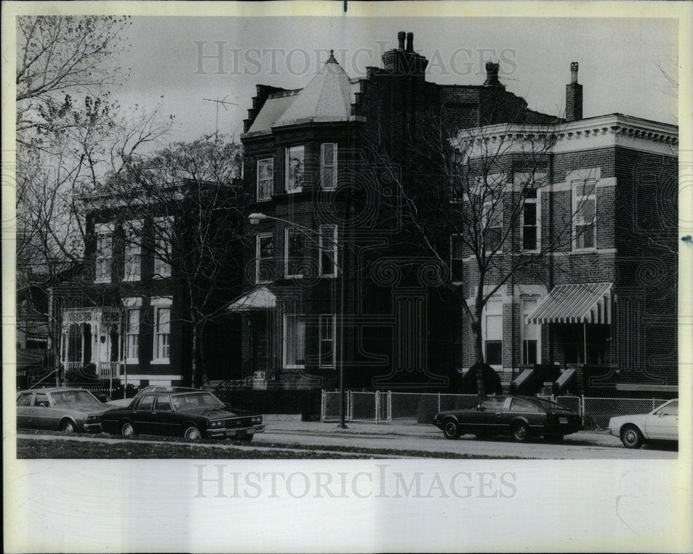 1983 Victorian Irish Town Houses Gold Coast - Historic Images