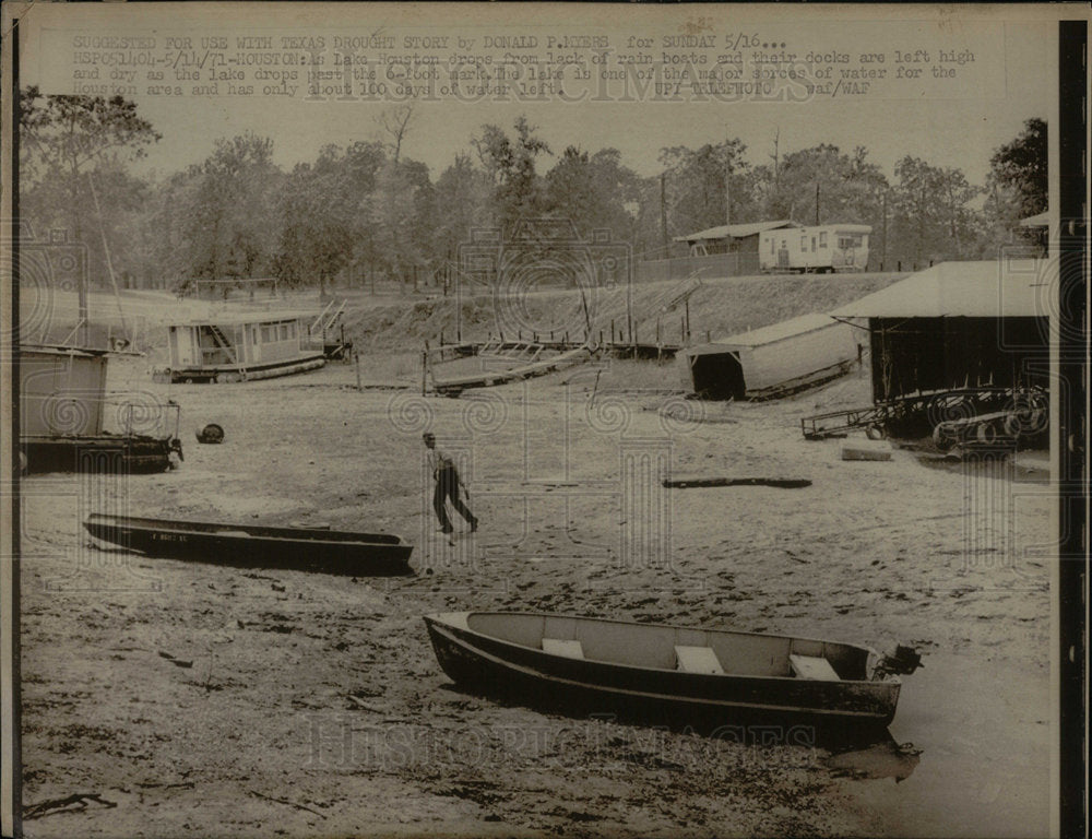 1971 Houston drop rain boat dock high left - Historic Images