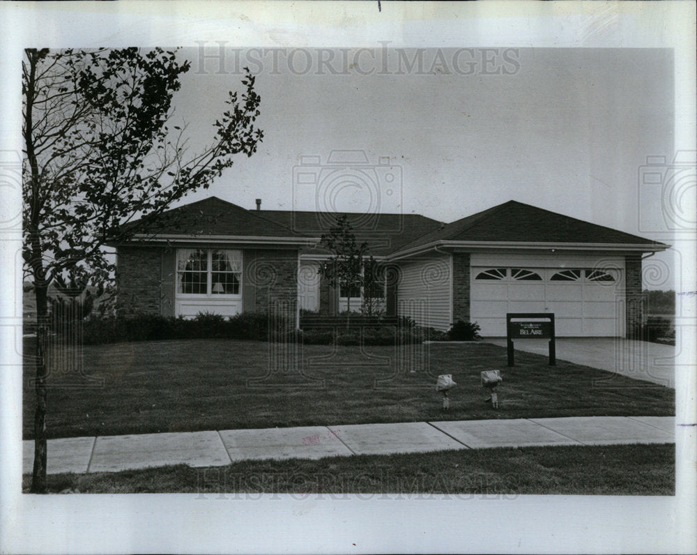 1980 three bedroom U shaped Bel Aire ranch - Historic Images