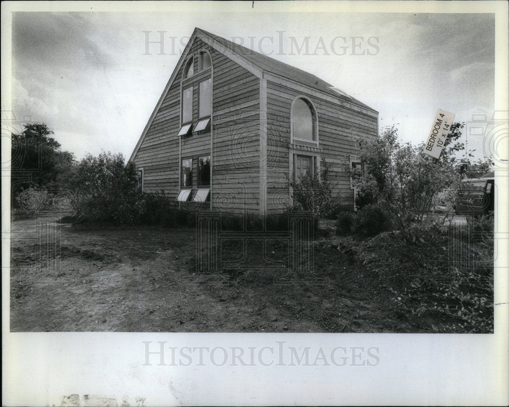 1982 Builder Assoc Parade homes show case - Historic Images