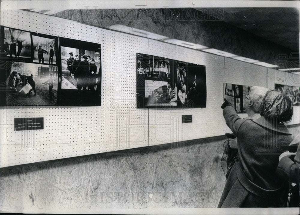 1969 Gallery Sun Times News Building Woman - Historic Images