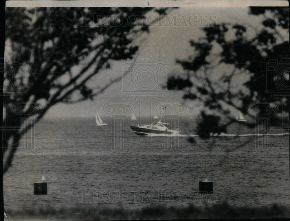 1971 Sail Boat North Ave Water Pigeon Rest - Historic Images