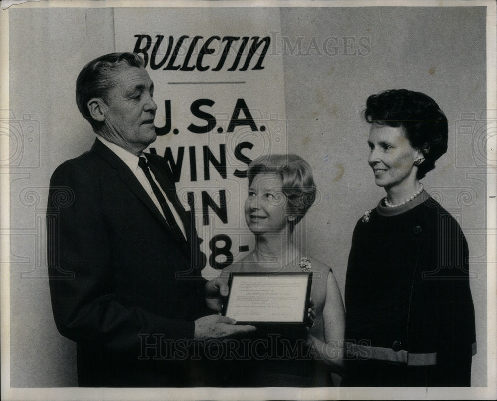 1968 Sun Times Daily News Award - Historic Images