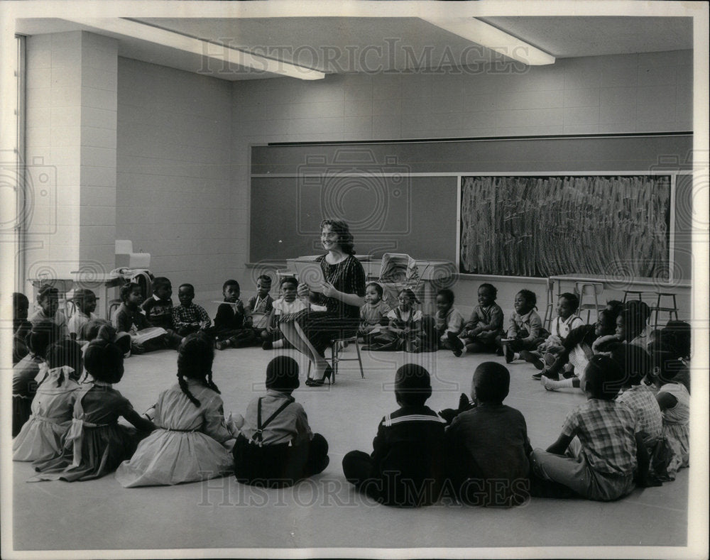 1963 Patricia Aitken kindergarten Classroom - Historic Images