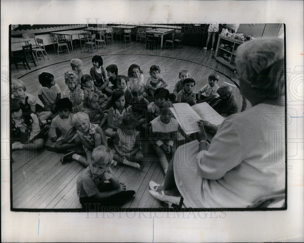 1971 Mrs Janette Uebner Kindergartens story - Historic Images