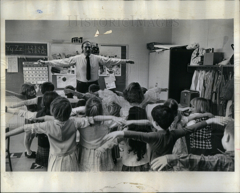 1971 Calumet Park Kindergarten Class-Historic Images