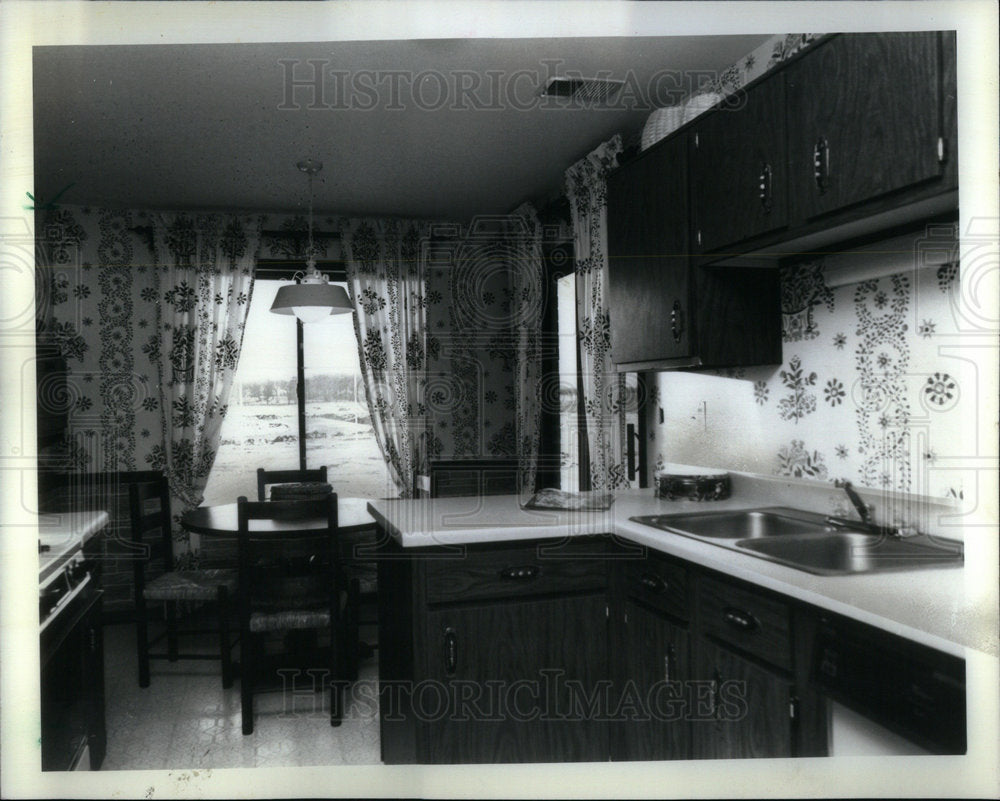 1983 Kingsbrooke Manorhomes Burnham model - Historic Images