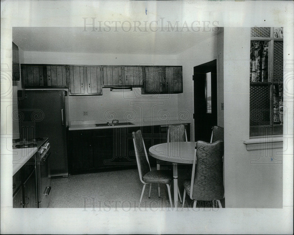 1968 Town House Kitchen Ramlin Rose South - Historic Images