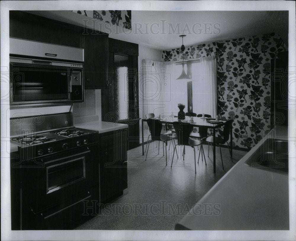 1971 Kitchen Indian Oaks Home Woman Kitchen - Historic Images