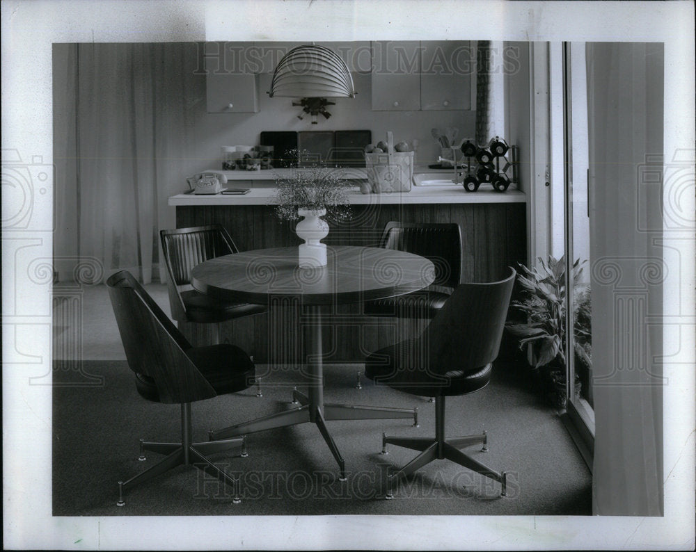 1970s kitchen discount table and chairs