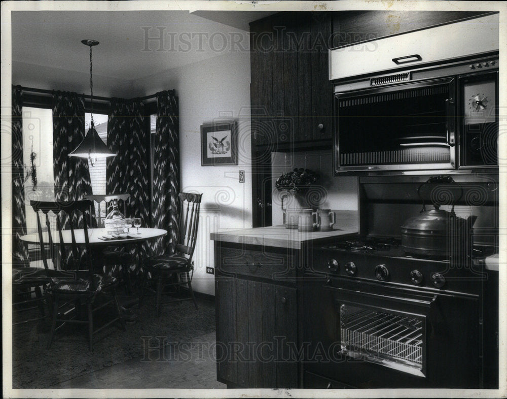 1970 Sheffield Ranco Kitchen Room Flame Red - Historic Images