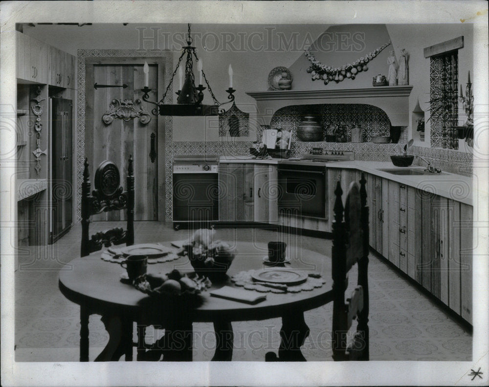 1970 Rich Blu White Spanish Kitchen Tiles - Historic Images
