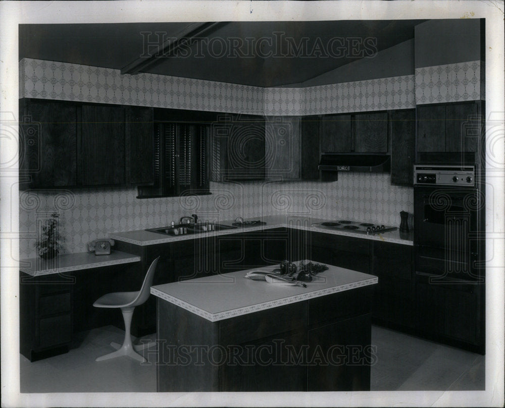 1966 Color expert Louis Cheskin room decor - Historic Images