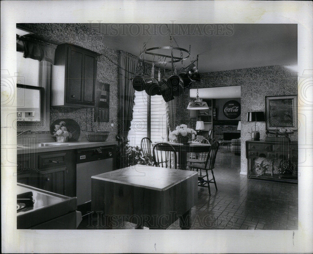 1976 Stove Werner house Evanston home wall - Historic Images