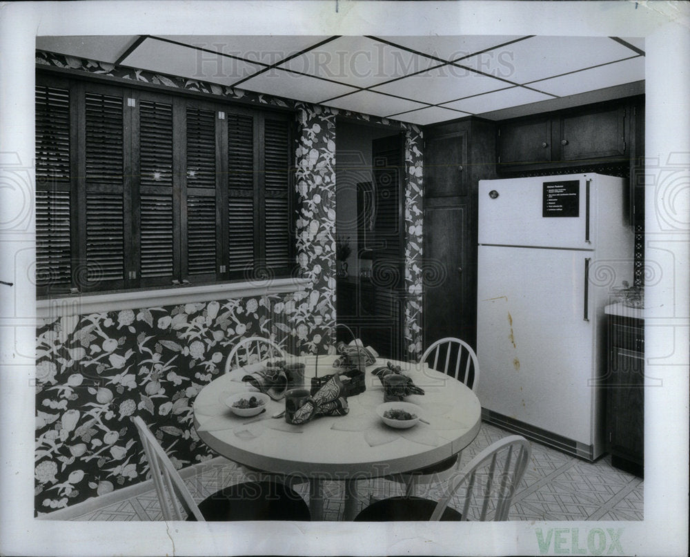 1974 Families Kitchens Home entertain hub - Historic Images