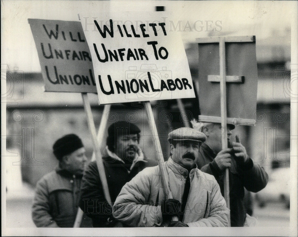 1984 Truck Driver Picket/Willet Company/Ill - Historic Images