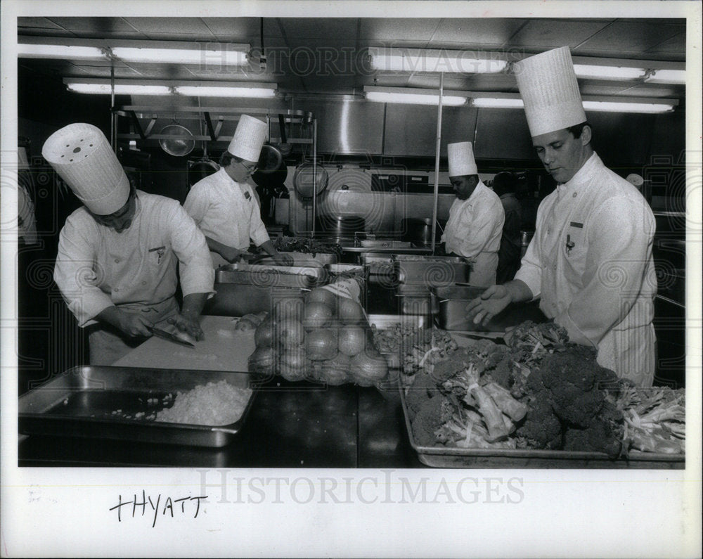 1990 Hyatt Regency Hotel Restaurant Kitchen - Historic Images