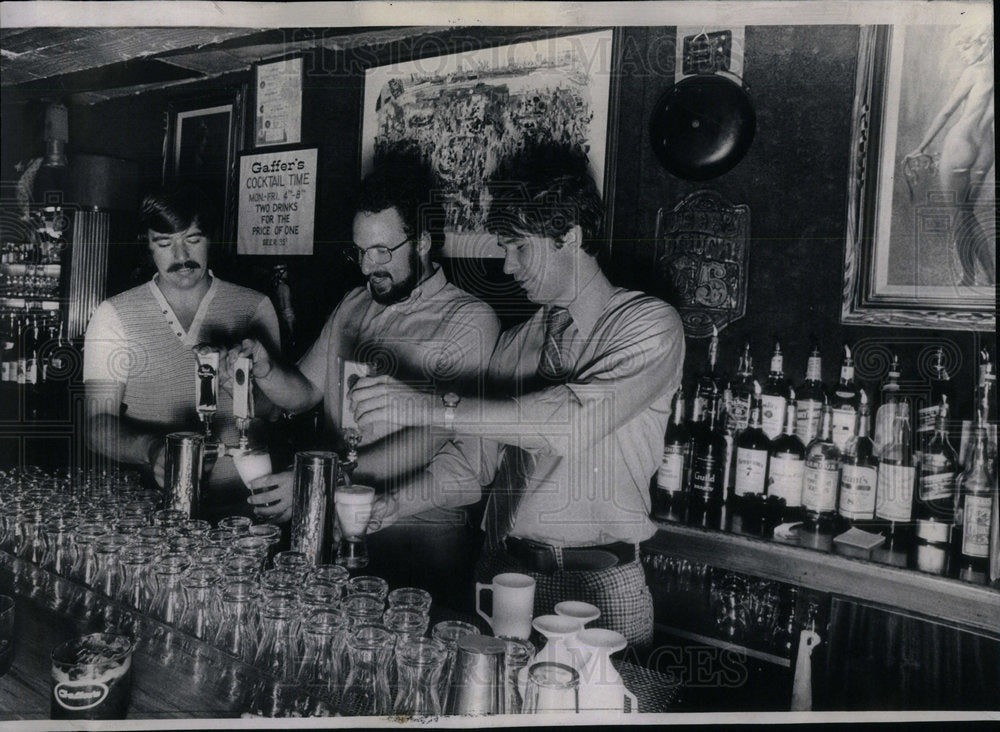 1972 Joe Valko Owner Gaffers Bar Chicago - Historic Images