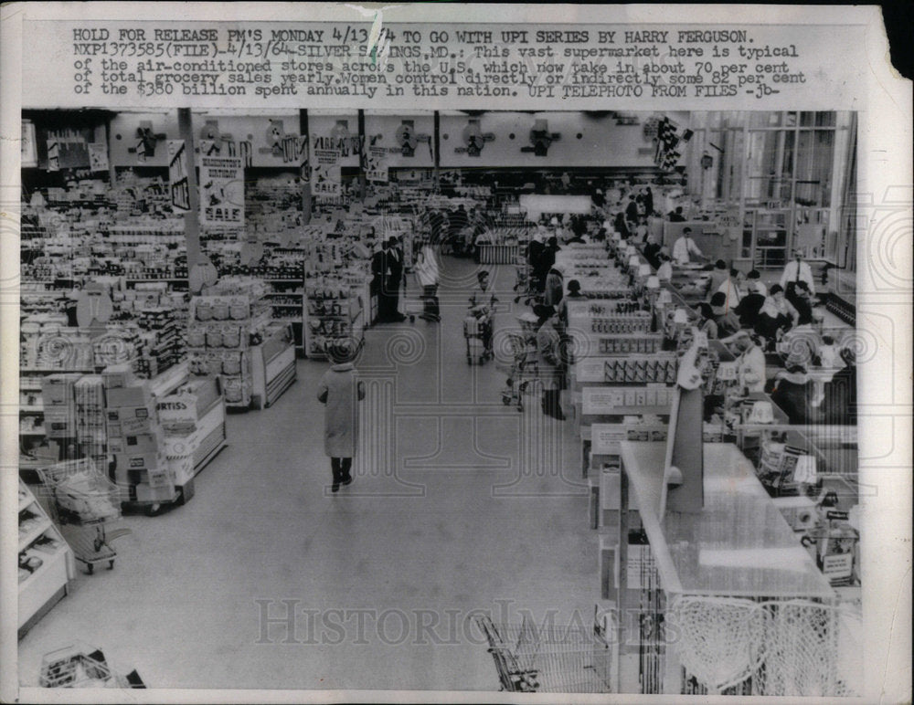 1964 Supermarket - Historic Images