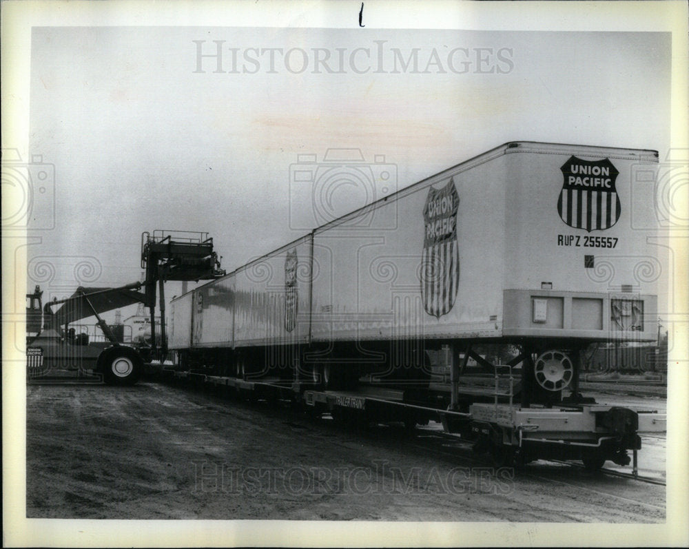 1981 Intermodal Rail Equipment - Historic Images