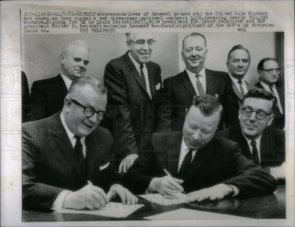 1964 General Motors UAW Reps Sign Contract - Historic Images