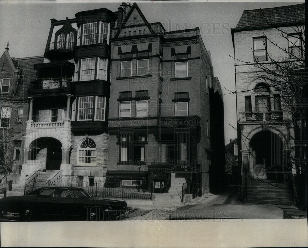 1972 Apt Building Of Bomb Owner Safe Box - Historic Images