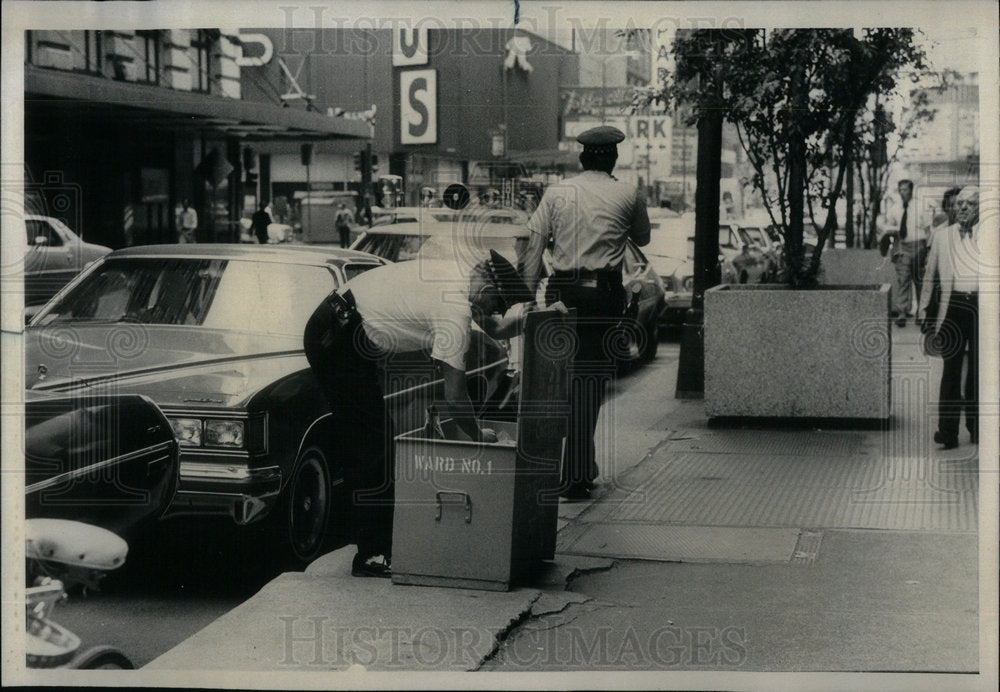 1976 Police Examines After Bomb Threat - Historic Images