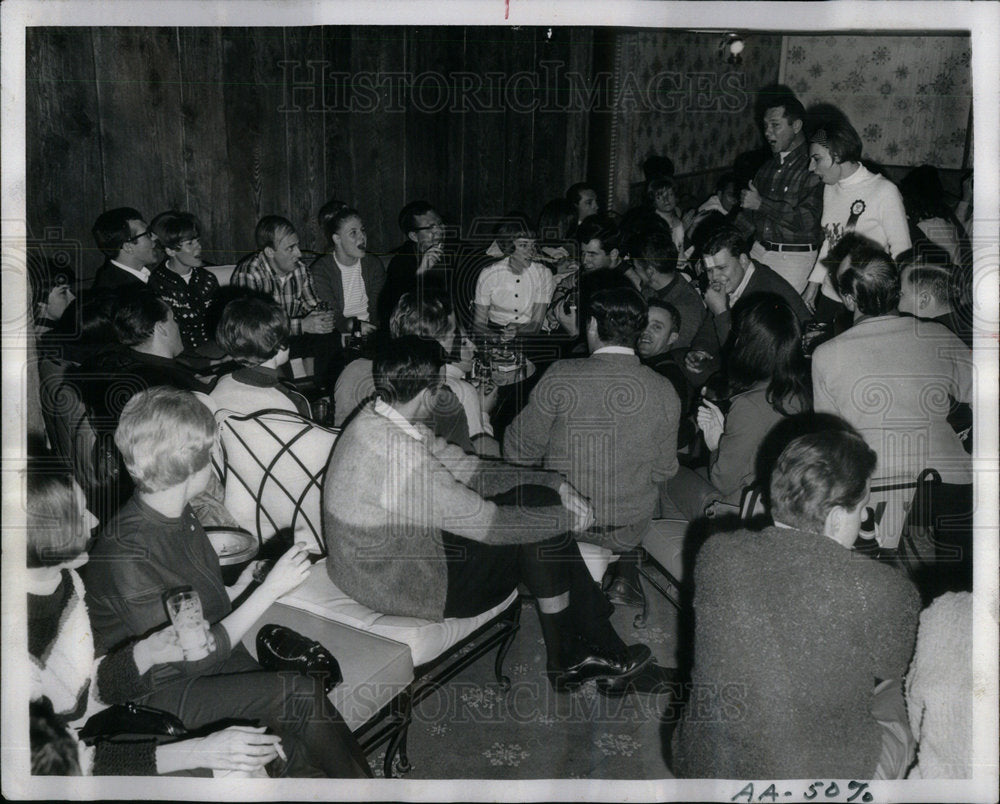 1967 Oak Park Ski Club Song Fest Meeting - Historic Images