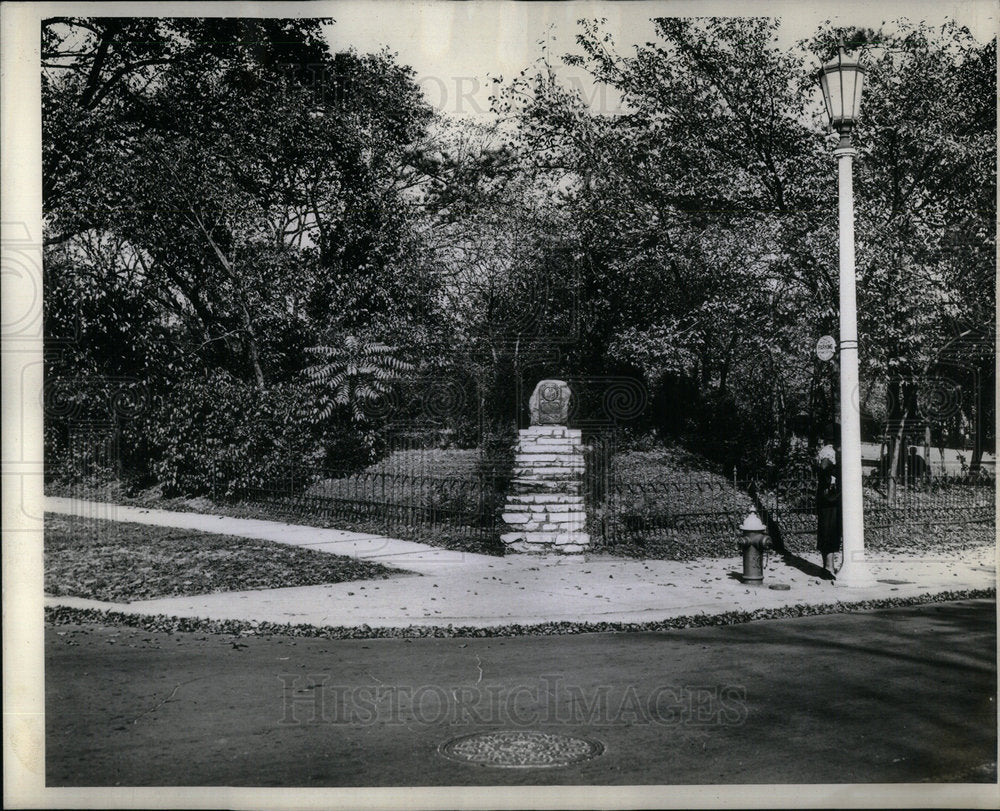 1938 Joseph Kettlestrings Cabin Monument - Historic Images