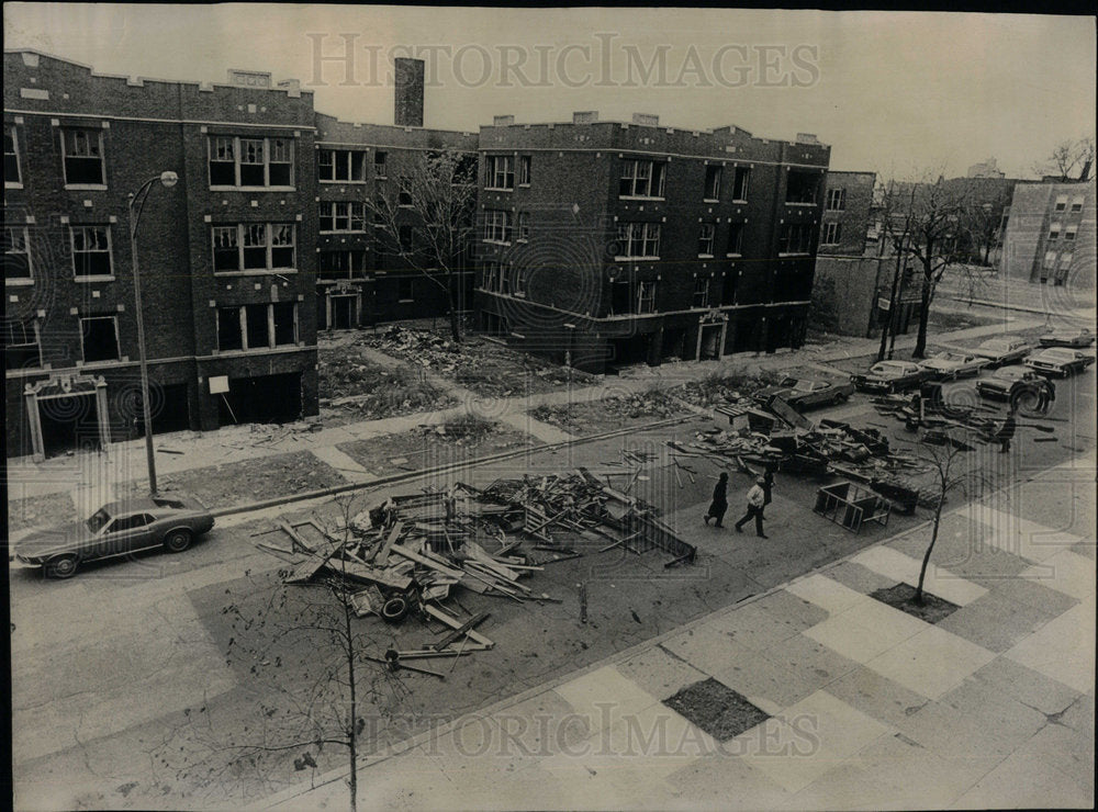 1972 Litter Piles Abandon Building Chicago - Historic Images