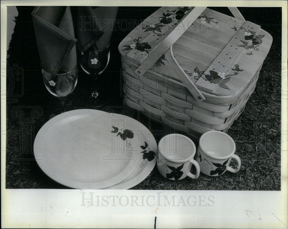 1984 Have A Personalized Picnic - Historic Images