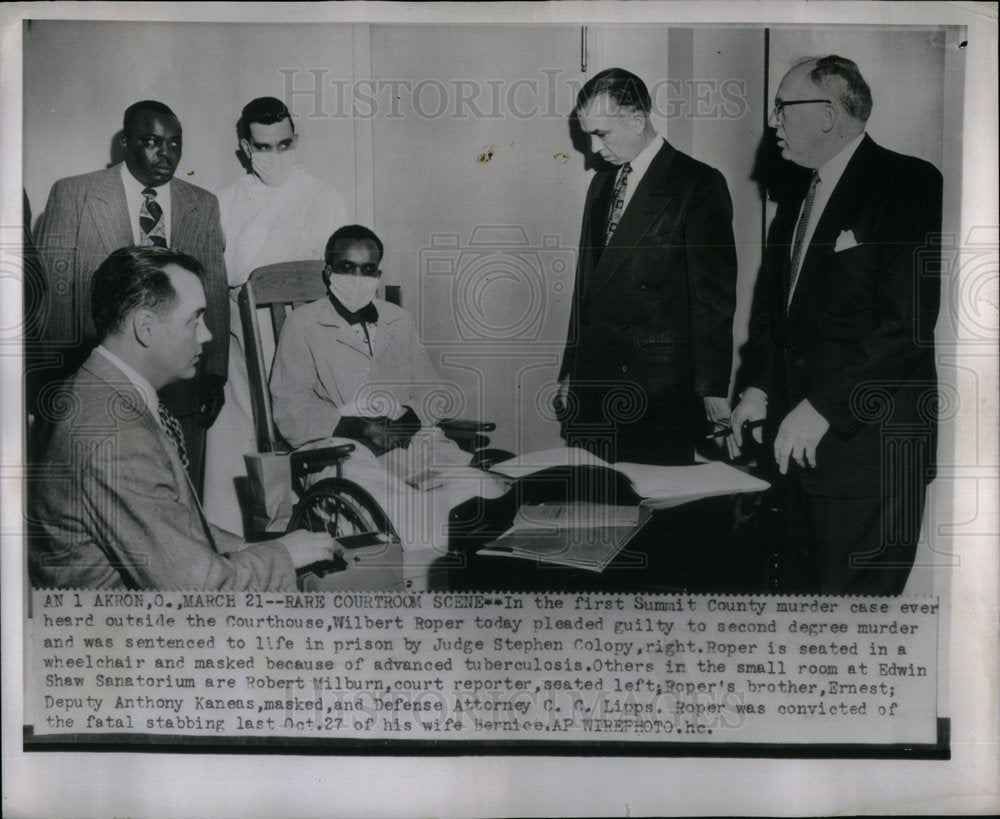 1957 Court Room Judgement - Historic Images