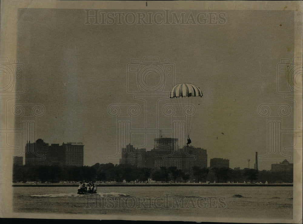 1962 Chicago Sky Divers Club - Historic Images