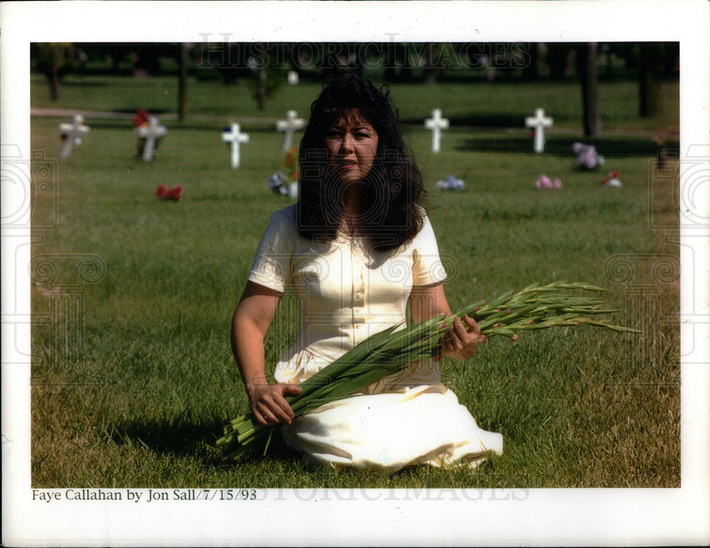 1993 Faye Callahan Foster Mom - Historic Images