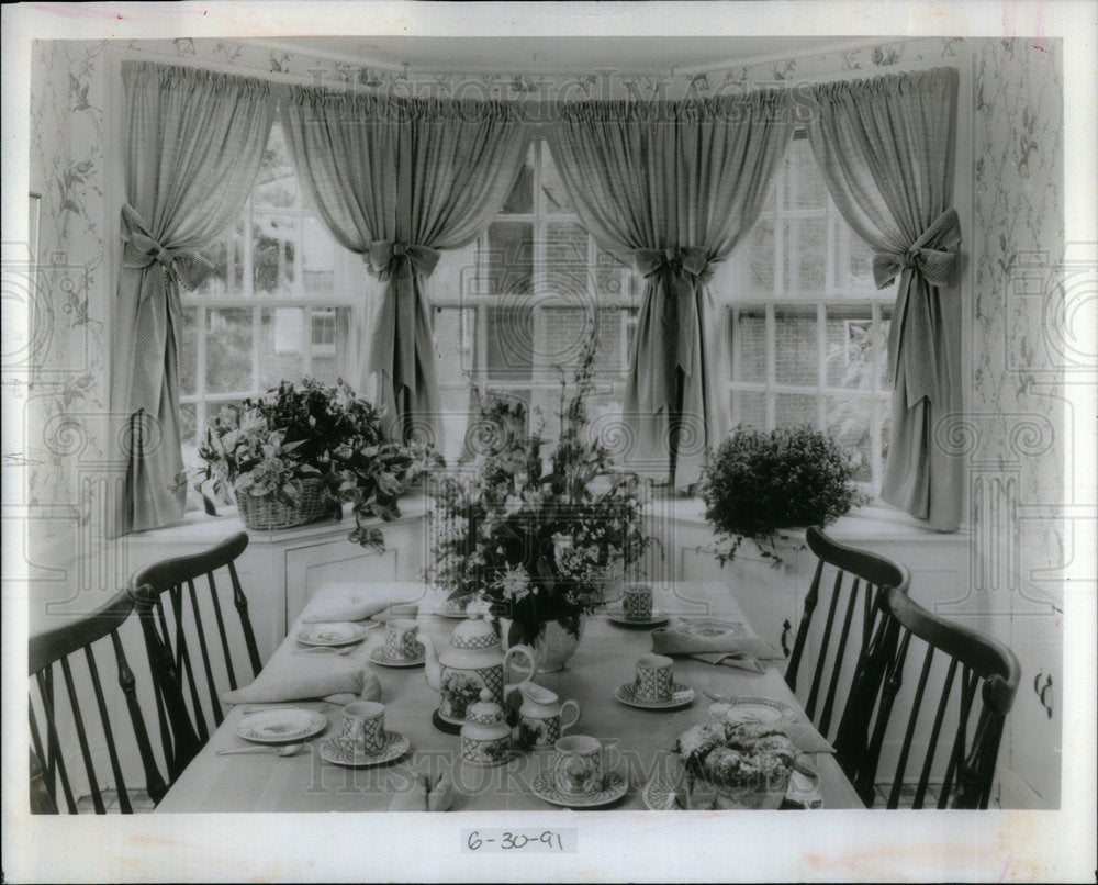 1991 Dining Room/Curtains/Dinnerware/Table - Historic Images