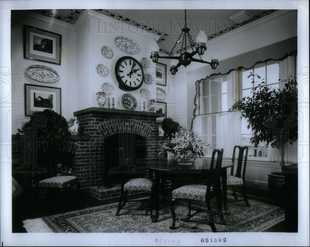 1992 Dining Area - Historic Images