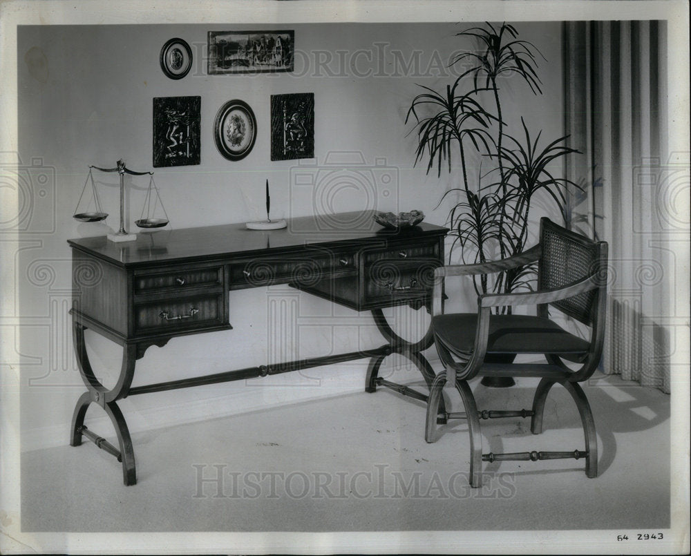 1964 International Home Furnishing Desks - Historic Images