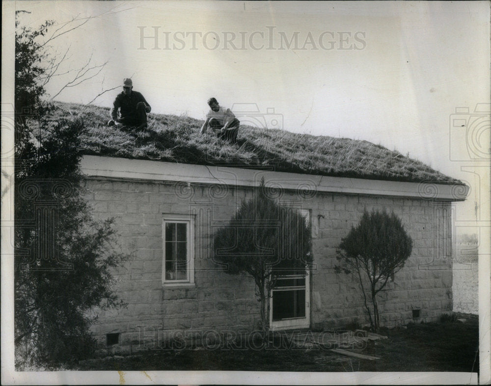 1955 Grass Roof - Historic Images