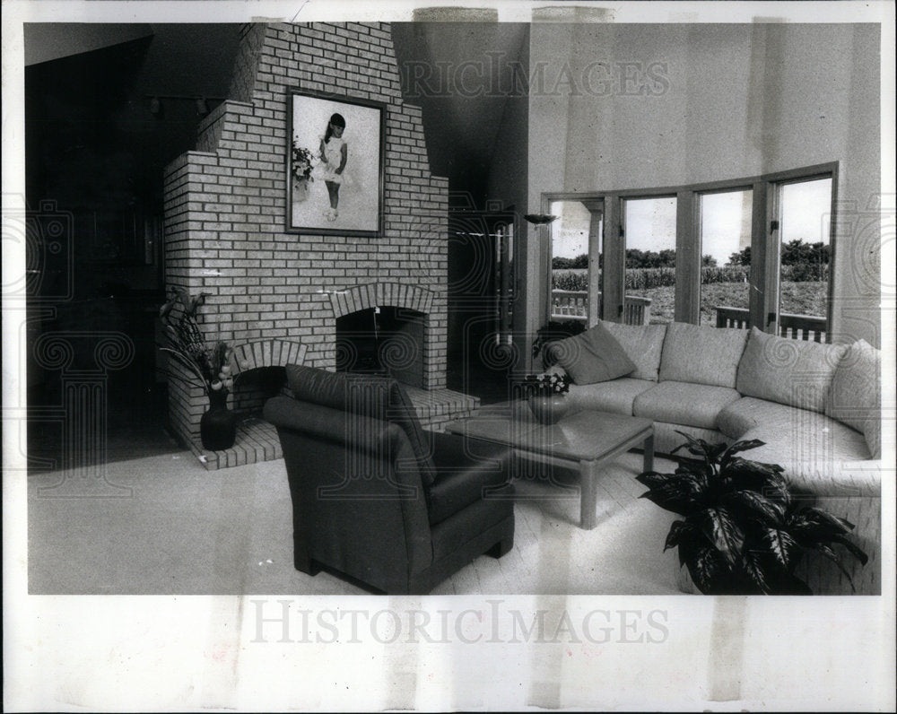 1991 Suger Grove Show Homes Feature - Historic Images