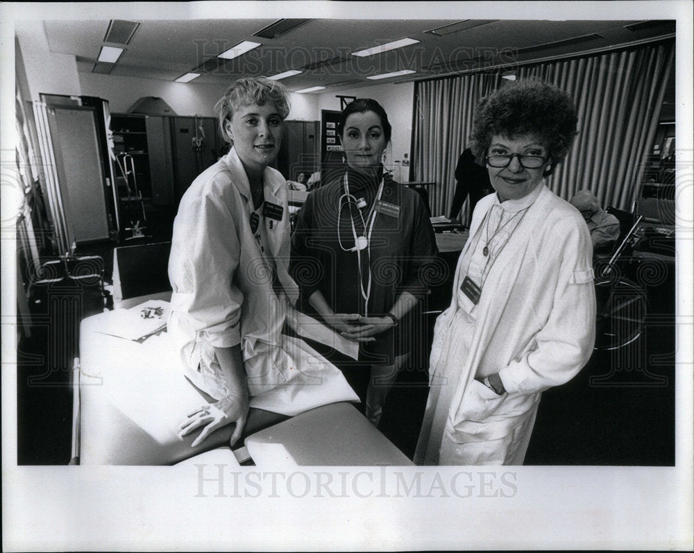 1991 Rehab Institute Nurse Diane Dudas - Historic Images