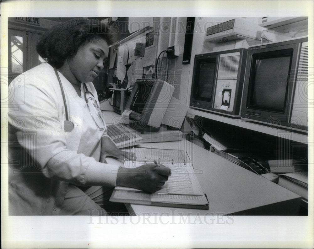 1989 Gloria Pulphus Cabrini Hospital - Historic Images