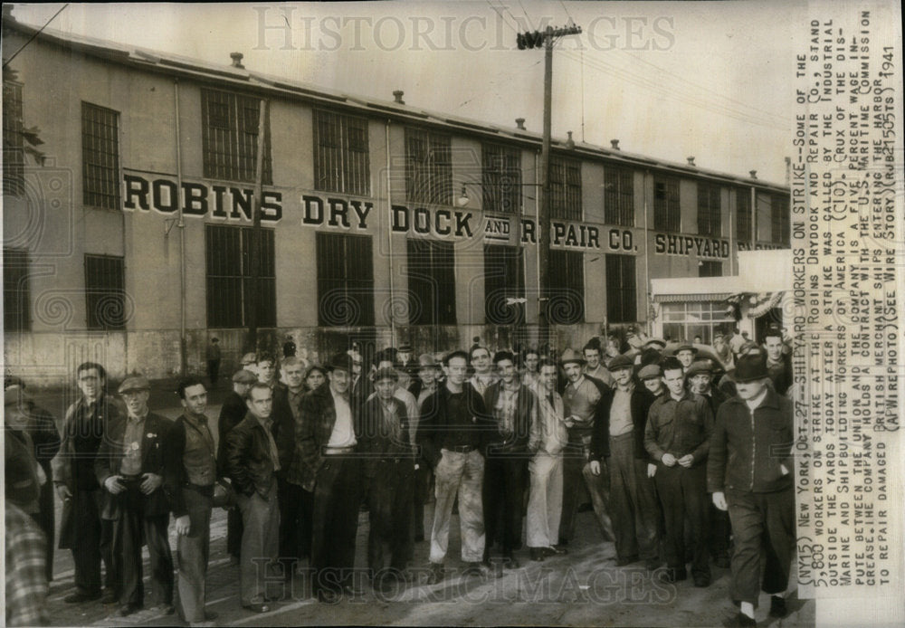 1941 Robins drydock outside shipbuilding - Historic Images